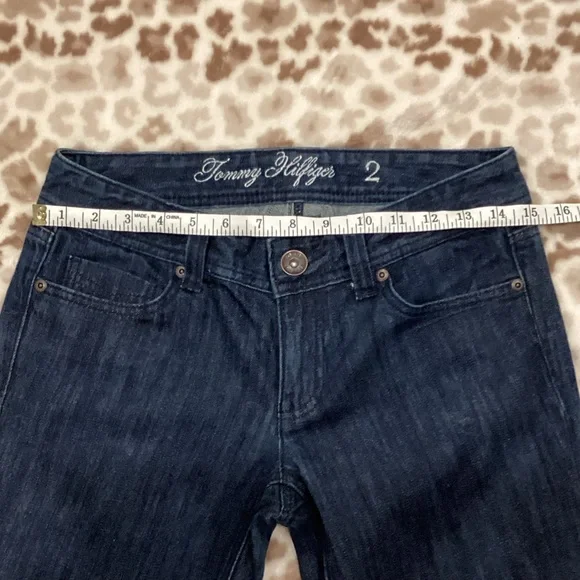 Tommy Hilfiger Cropped/Capri Jeans, Size 2 - Picture 5 of 10